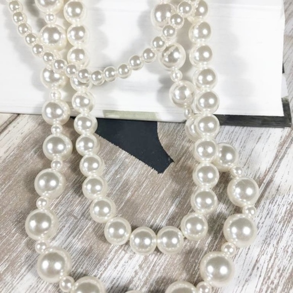 STATEMENT PEARL LAYERED NECKLACE - Picture 2 of 3